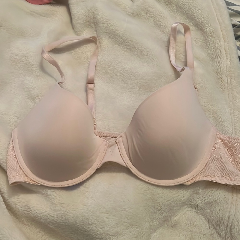 Light pink Victoria’s Secret bra